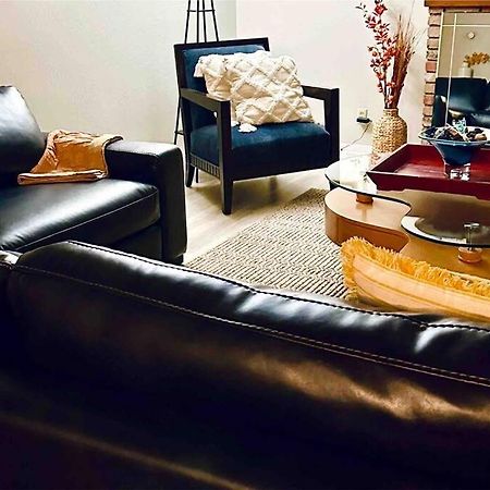 Вилла 5 Beds, 2 Full Baths, W/Gazebo, W/Fenced Backyard Юба-Сити Экстерьер фото